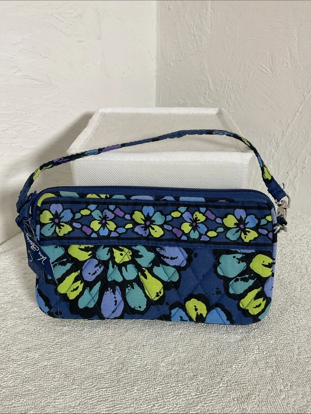Vera Bradley Indigo Pop All In One Wristlet Wallet Blue Purple Green